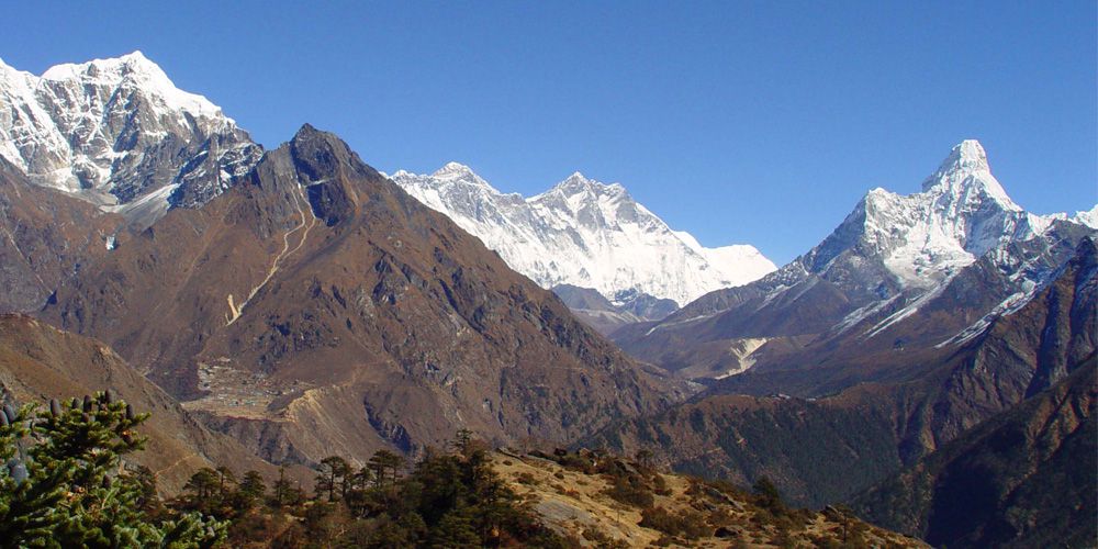 Stunning views of Mountain   Everest, Lhotse Ama dablam and Phorst with Phorste Village!